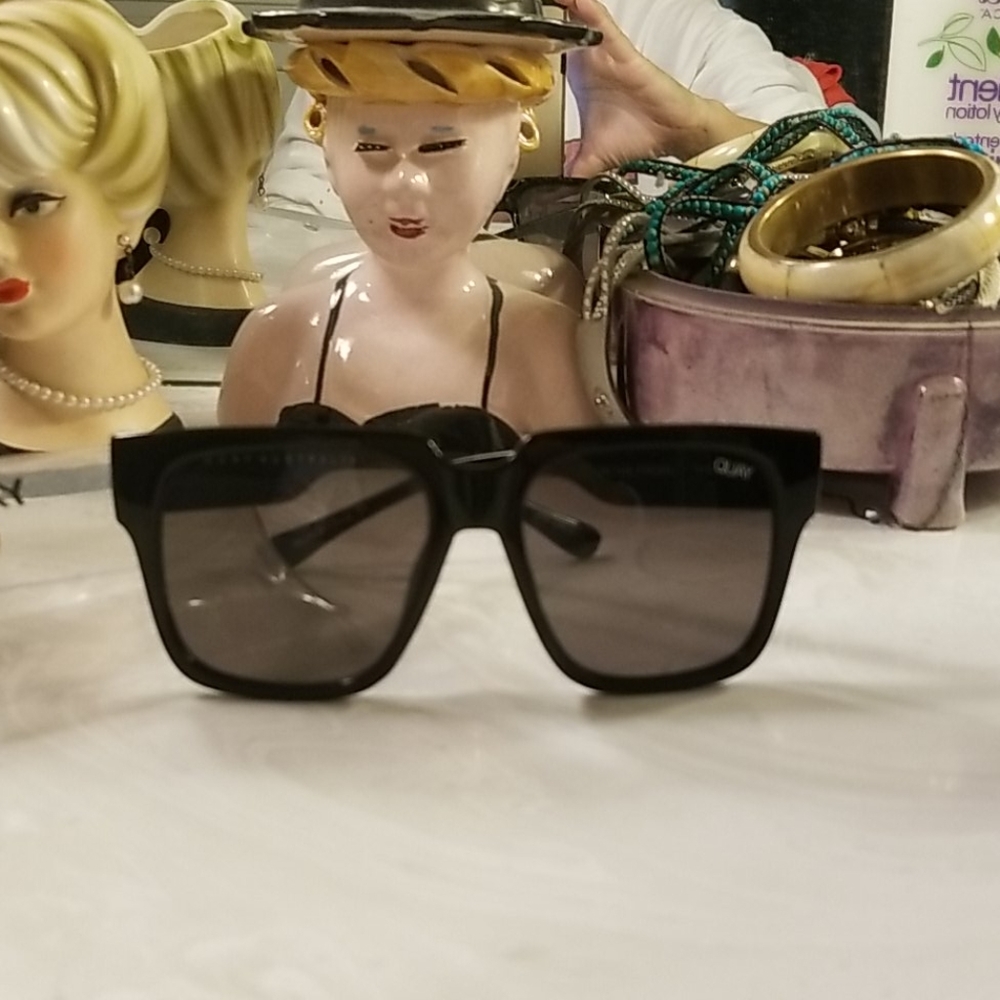 Brand new In the Prowl Quay sunglasses